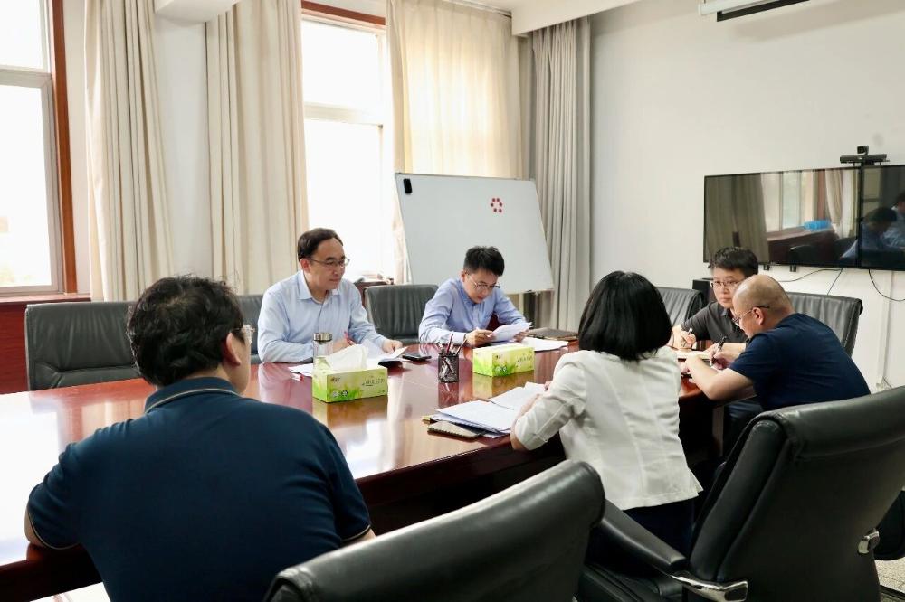区长魏海晓主持召开大气污染防治攻坚研判会