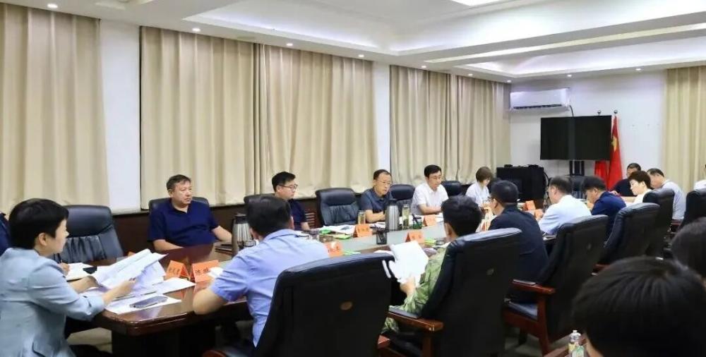 卫滨区委常委会召开会议
