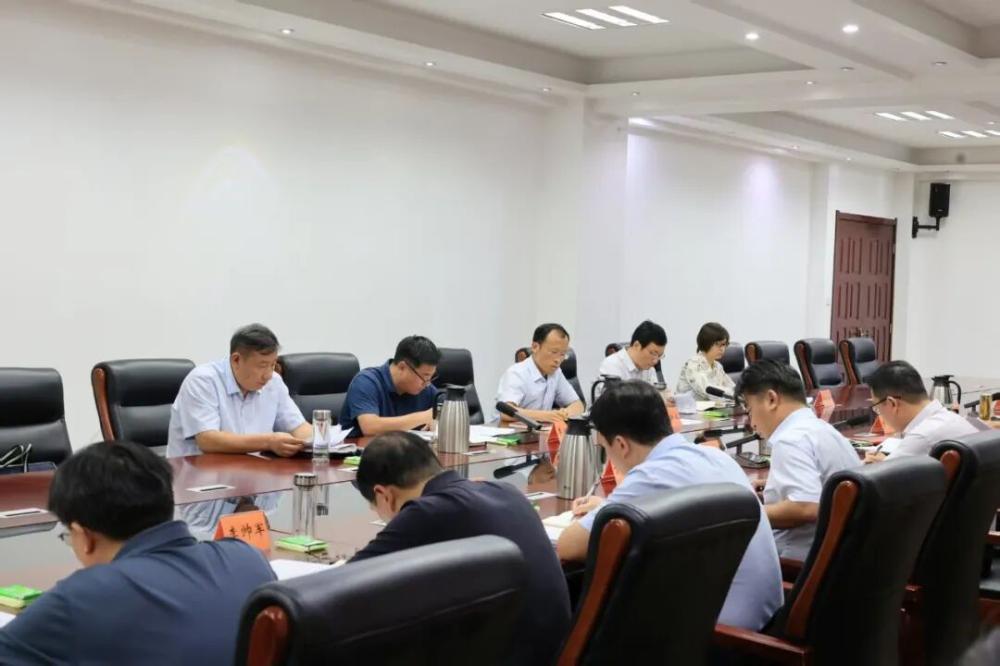 卫滨区委常委会召开会议